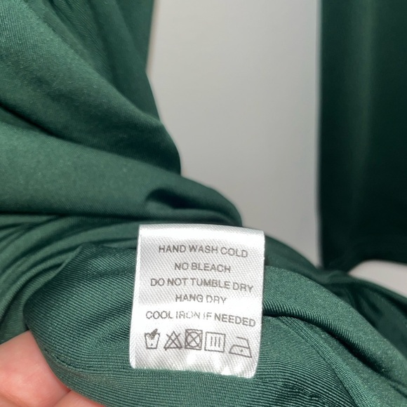 SUPERDOWN Martyna Deep V Dress in Emerald Size Small - Picture 7 of 13